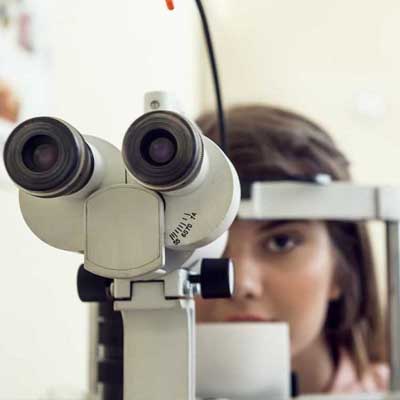 Agujero macular. Enfermedades y tratamientos para los problemas oculares por el Instituto Oftalmológico Recoletas.