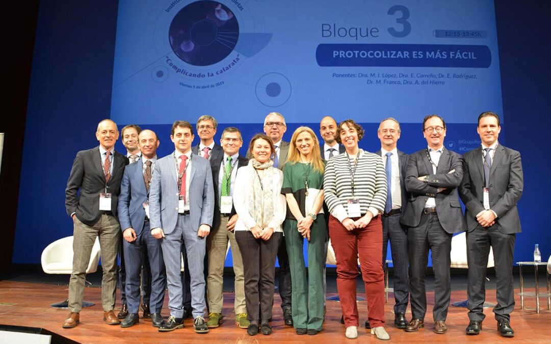 El teatro Calderón acogió a expertos oftalmólogos para debatir sobre cirugía de cataratas y sus patologías asociadas