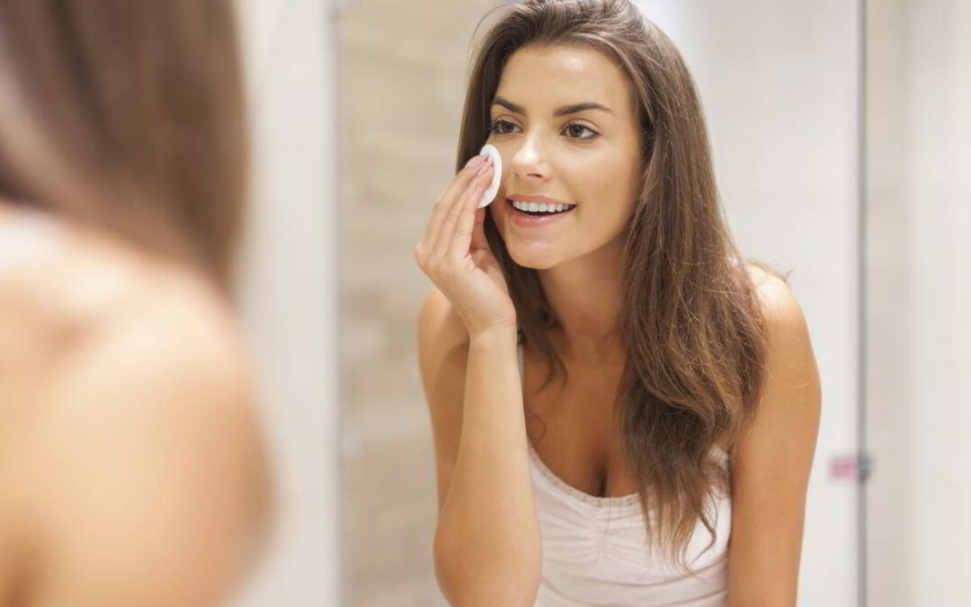 Cómo desmaquillarse bien para cuidar de tu salud ocular