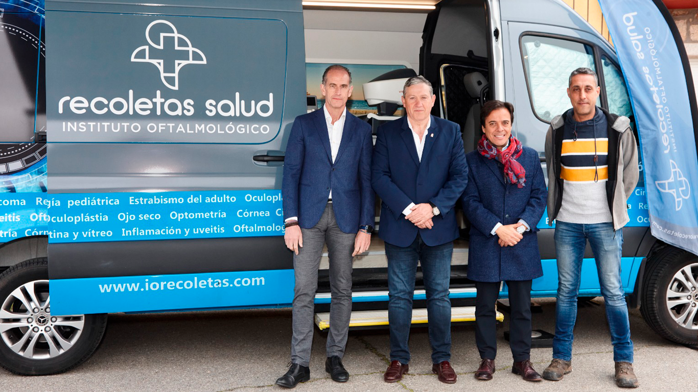 Recoletas Salud anuncia una tercera fase de la ruta de la Unidad Móvil de salud ocular durante la visita del Presidente de la Diputación
